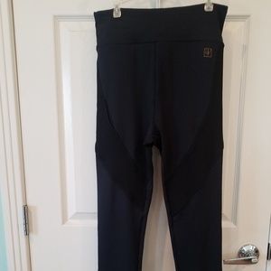 NWT Lime and Vine Blk leggins w/mesh cutouts sz. S